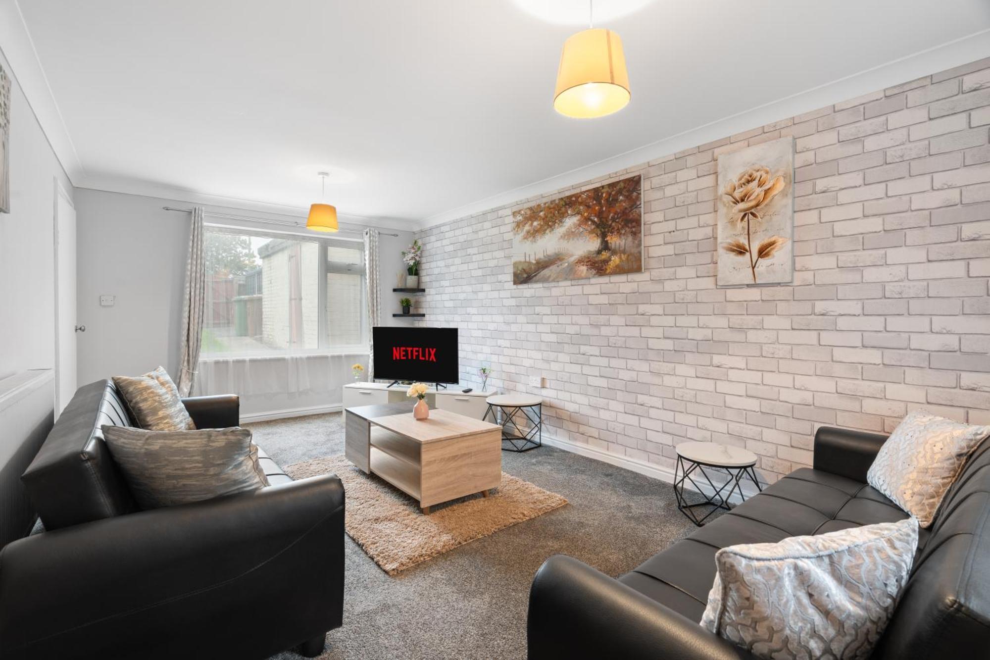 A Charming 3 Bed Home Next To Nec And Birmingham International Airport Marston Green ภายนอก รูปภาพ