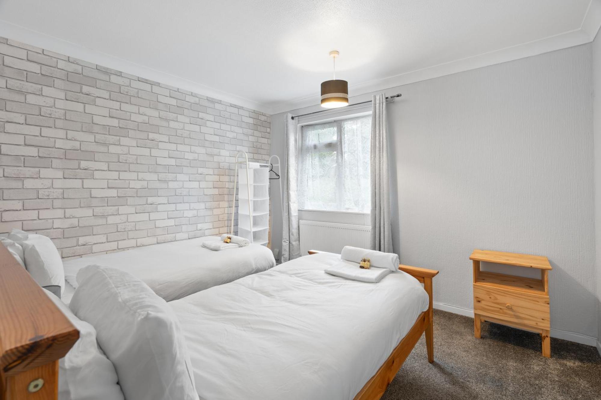A Charming 3 Bed Home Next To Nec And Birmingham International Airport Marston Green ภายนอก รูปภาพ